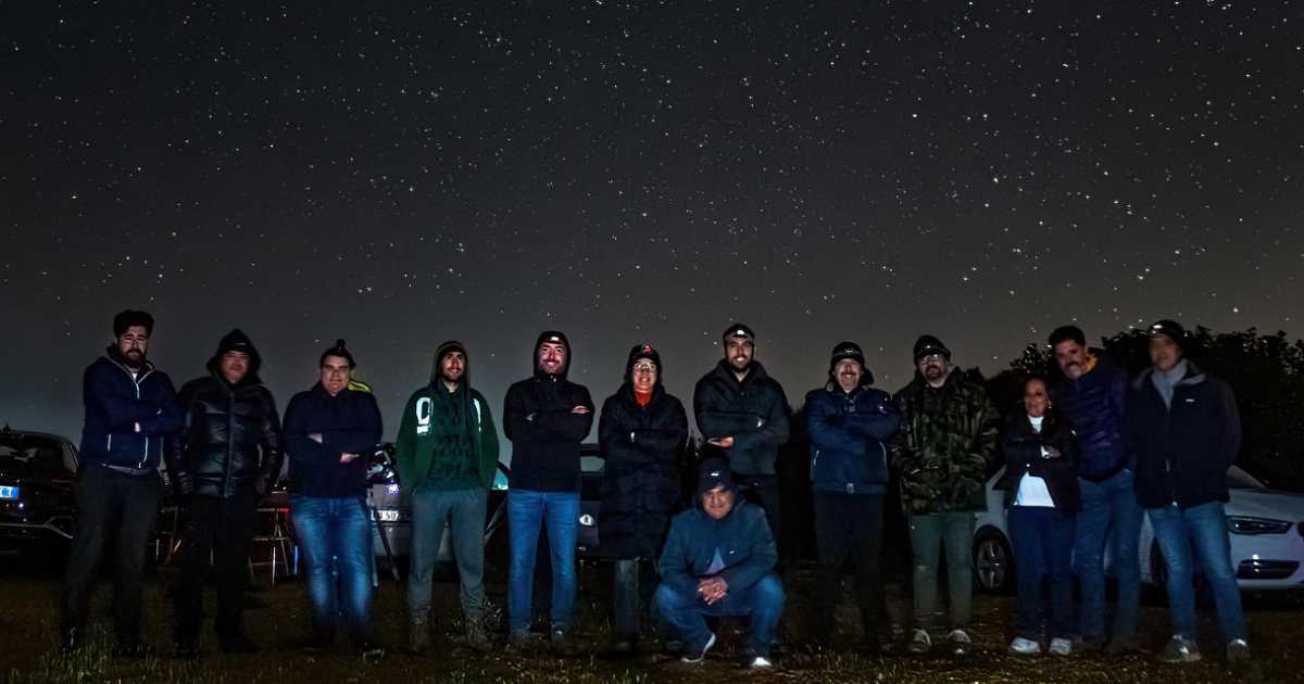 Si muovono di notte, al buio e in altura, allo scopo di "rimirar le stelle": sono gli astrofili pugliesi 